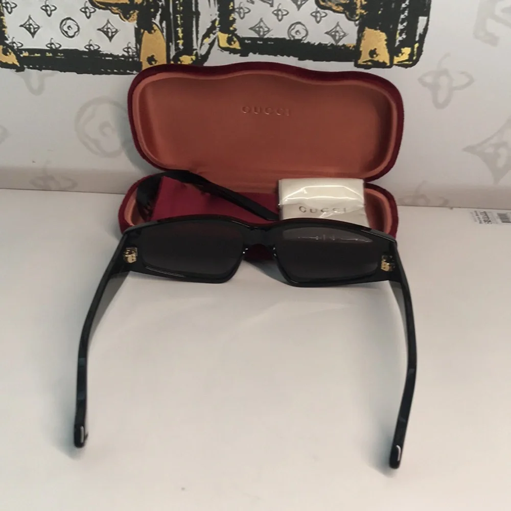 New Authentic Gucci Black Sunglasses GG0705s 001